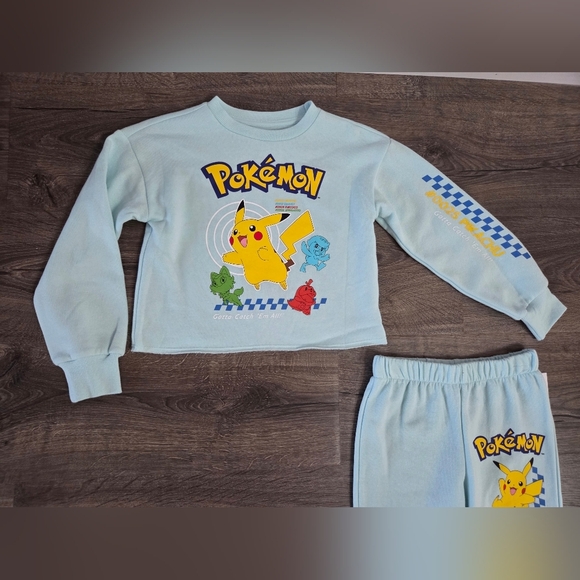 Girls Pokemon Outfit Size 4/5 NWT - Picture 2 of 3